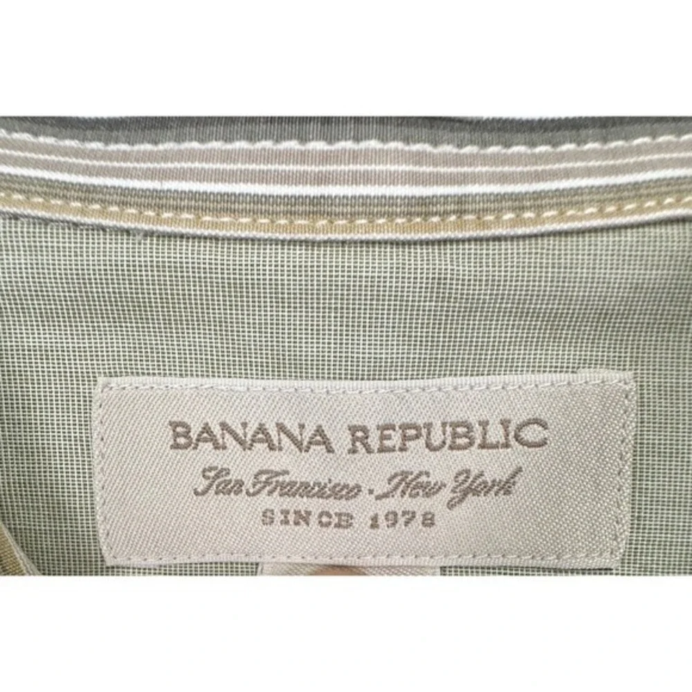 Banana Republic Button Up Shirt Adult XL Multi Balanced Stripes Classic Fit Mens